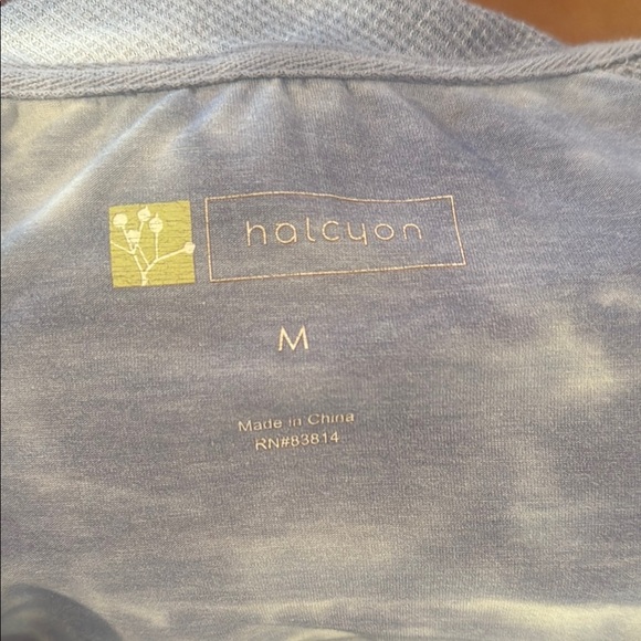 Blue T shirt with Long Sleeves and Artistic Style - Picture 6 of 6